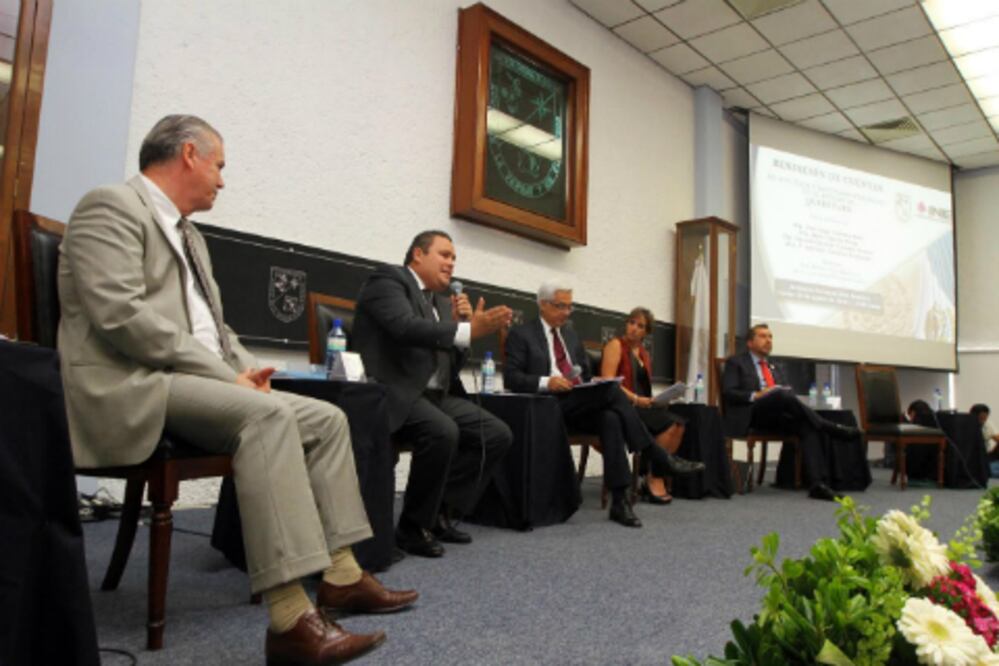 Rinden informe diputados federales