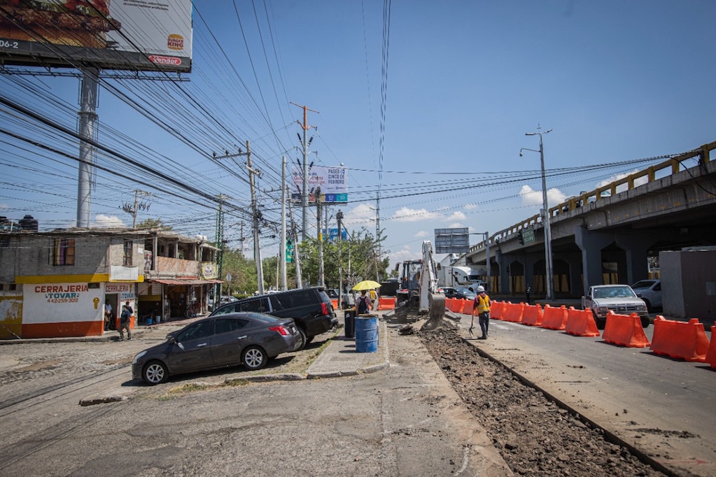 Obras de 5 de Febrero golpean a comercios; bajan 8% la ventas