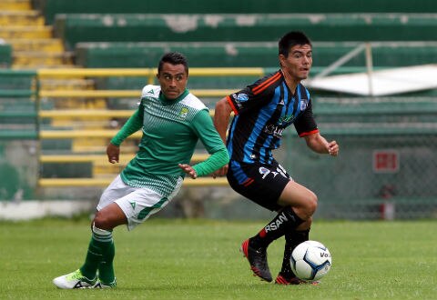 Gallos Blancos, derrotados en León
