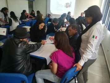 Capacitan a profesionales de la salud
