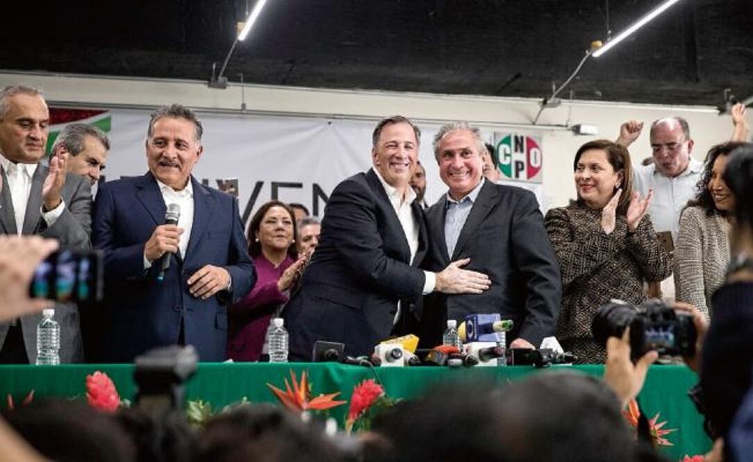 En la CNOP llenaron de adornos a Meade y resaltaron su paso por cuatro secretarías de Estado. (CRISTOPHER ROGEL BLANQUET. EL UNIVERSAL)