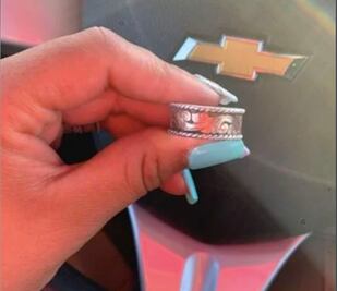 Video. Ofrece recompensa por anillo robado en el Centro Histórico de Querétaro