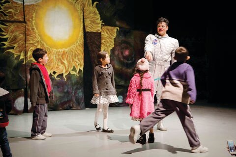 Viajero intergaláctico ronda escenario