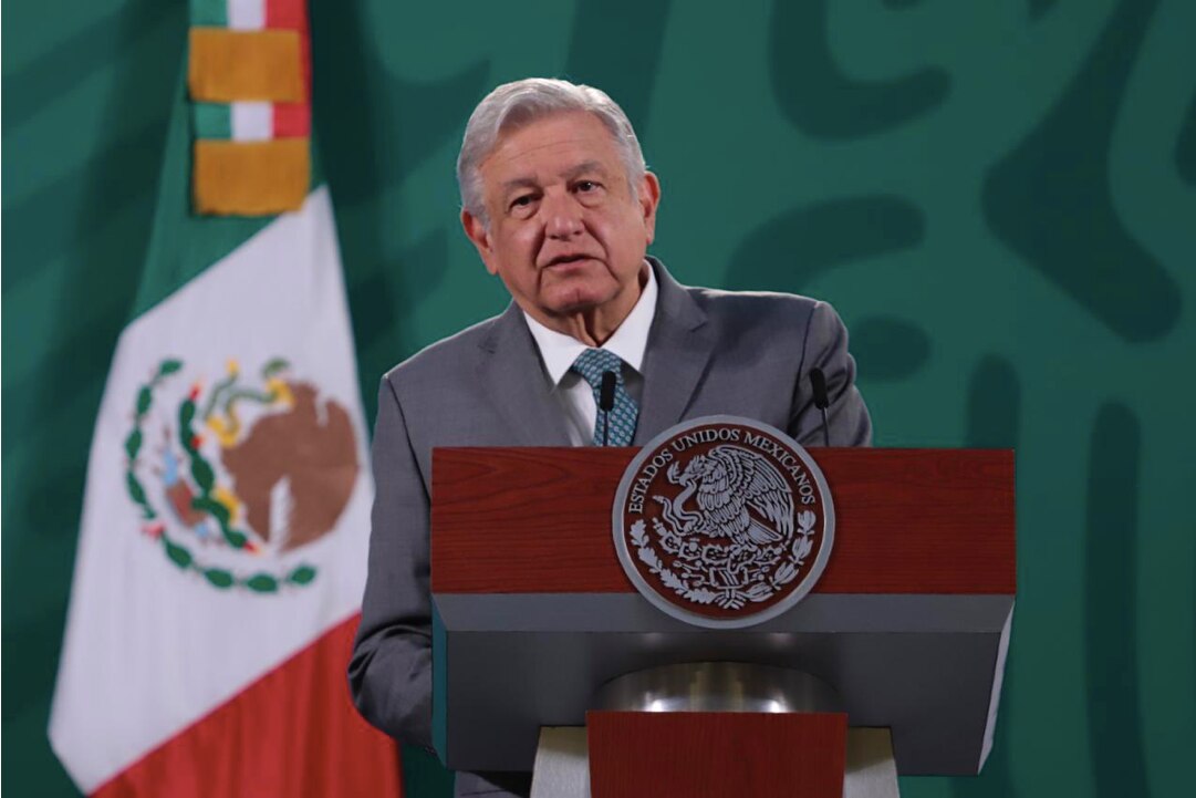 AMLO pide investigar a juez que suspendió su reforma eléctrica