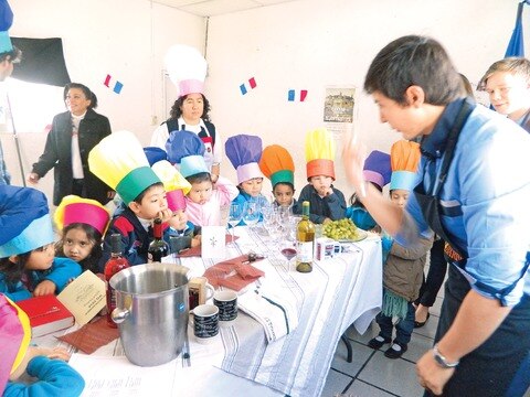 Aprenden gastronomía mundial