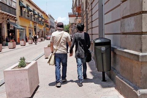 Negarán derechos a uniones igualitarias