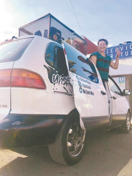 Zeus y Connie, los mexicanos a los que un robo los detuvo en su viaje a Argentina