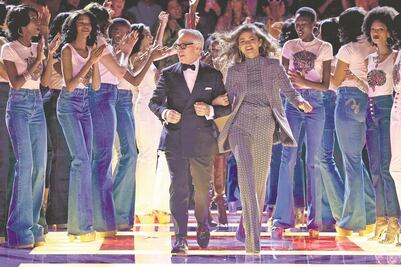 Con Zendaya, Hilfiger le llega a los millennials