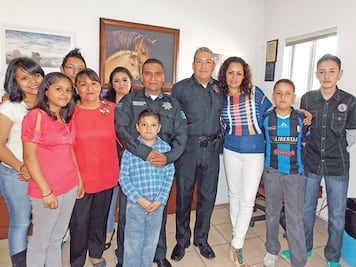 Condecorados, orgullo de sus familias