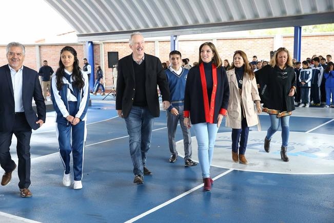 Entregan obras en secundaria de El Marqués