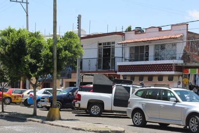 Hallan muerta a mujer dentro de una posada