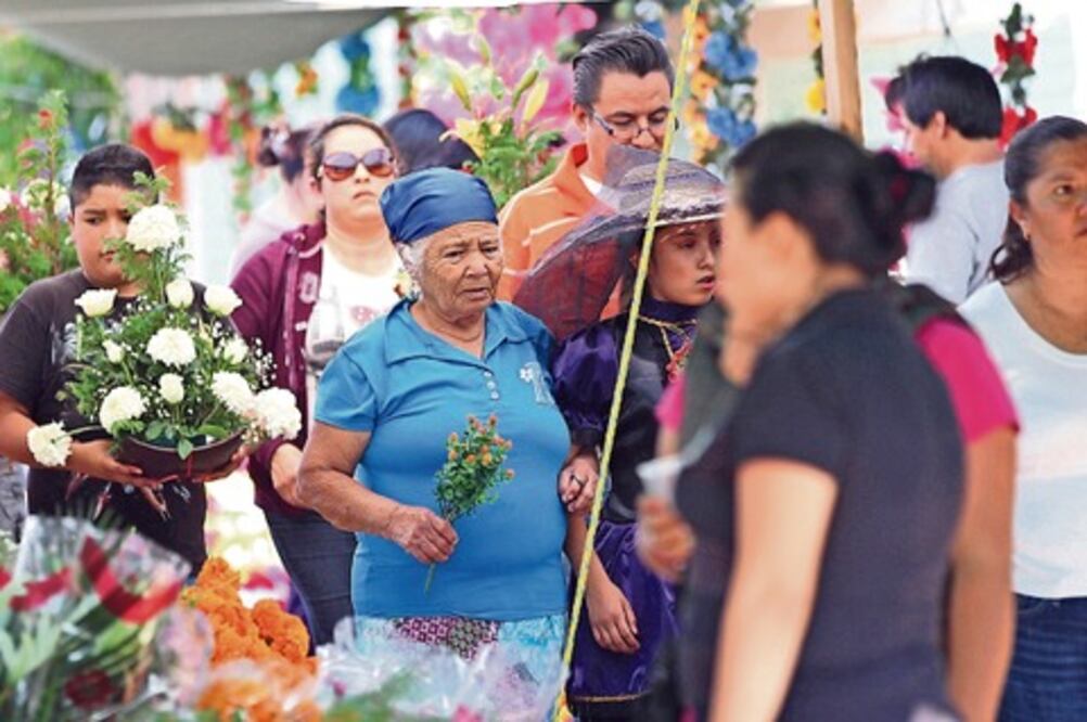 Esperan panteones  miles de visitas