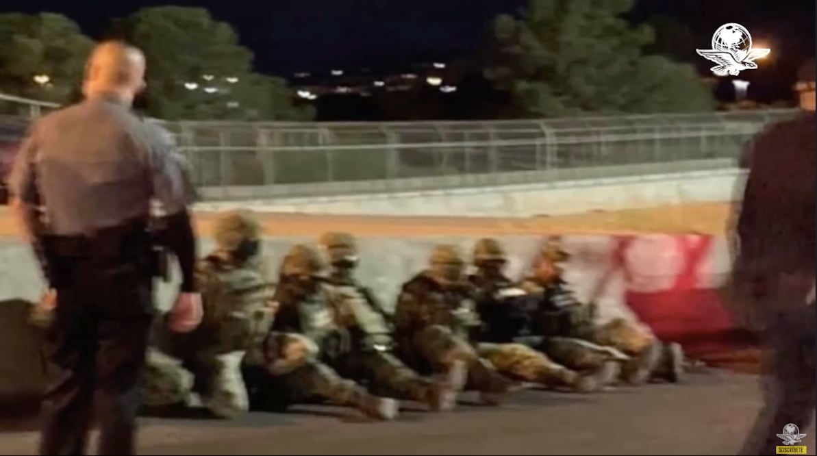 Detienen y liberan a 14 militares mexicanos en EU; uno portaba marihuana