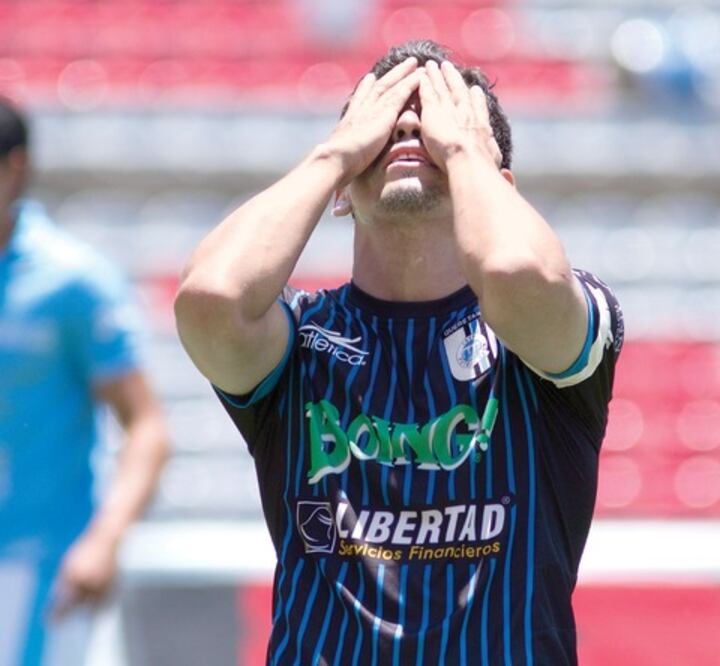 Gallos ganan, pero no se salvan