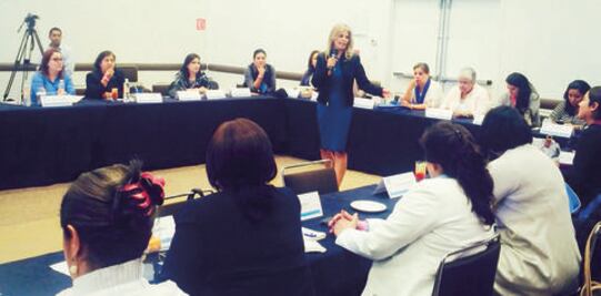 Buscará senadora mayor liderazgo en mujeres