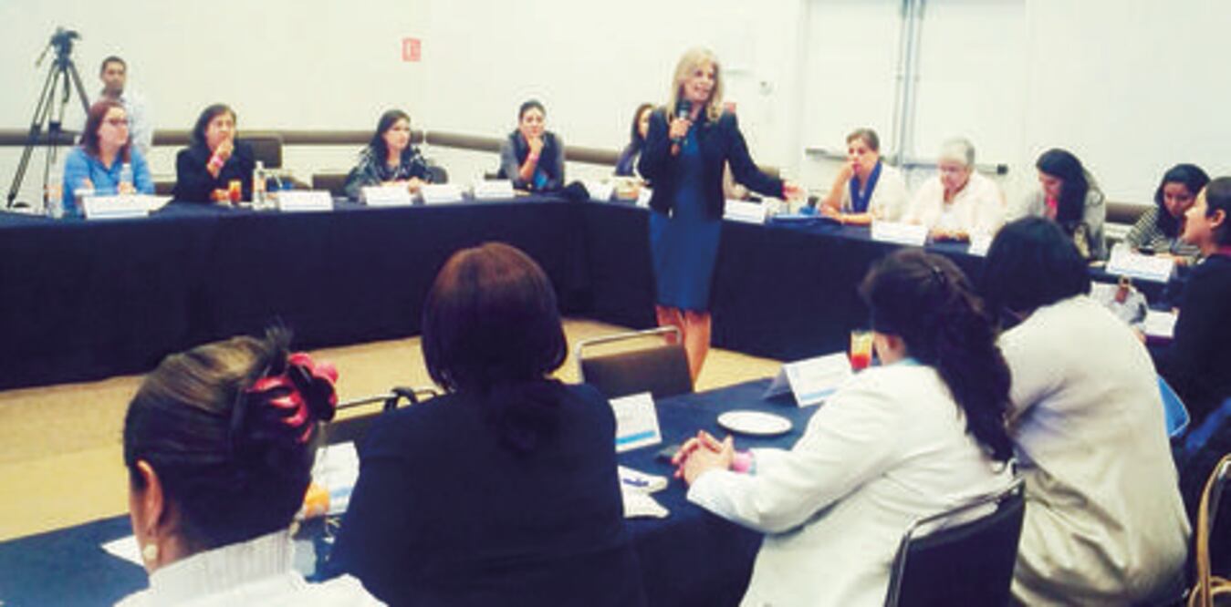 Buscará senadora mayor liderazgo en mujeres