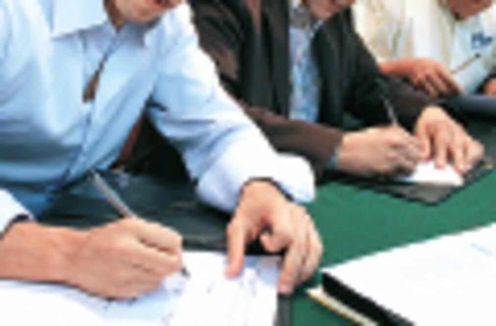 Extienden plazo para que aspirantes reúnan firmas