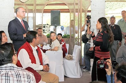 Se reúne JCR con alumnos brillantes  