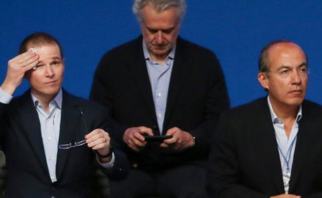 Felipe Calderon acusa a Ricardo Anaya de 'plagio'