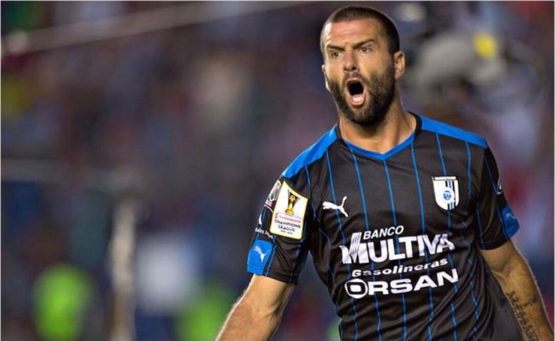 Emanuel Villa se queda con Gallos