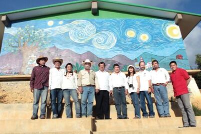 Jóvenes alfabetizan en San Joaquín