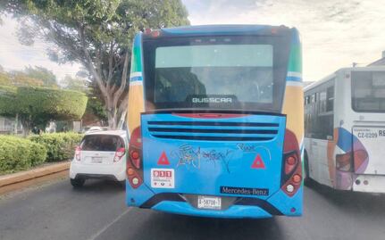 Rayas con plumón, los daños al transporte público Qrobús