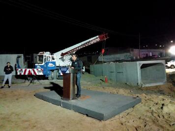 Entregan puente que une dos colonias en Corregidora