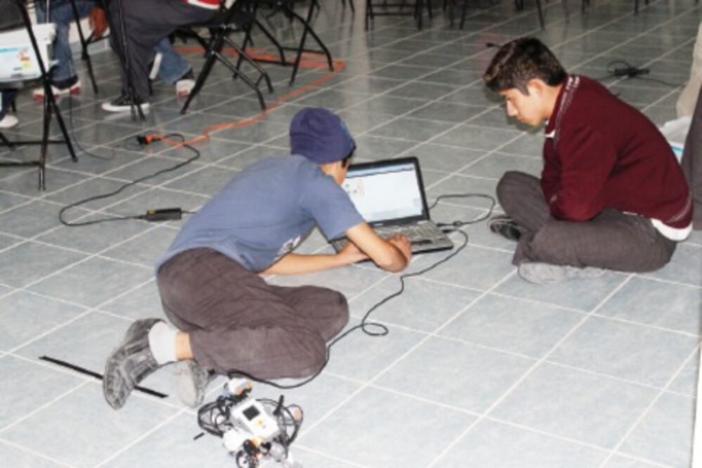 Realiza Arroyo Seco feria de tecnología