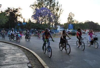 En la bici con tacones