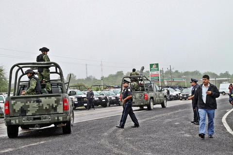 Piden militarizar la autopista México-Querétaro