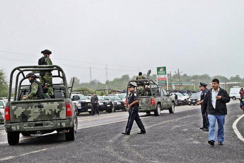 Piden militarizar la autopista México-Querétaro
