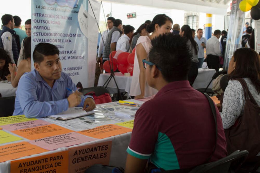 Durante junio, julio y agosto la empresa Plásticos Técnicos Mexicanos buscará captar el mayor número de solicitudes para seleccionar a los mejores perfiles para ocupar cargos operativos o administrativos. (ARCHIVO. EL UNIVERSAL)