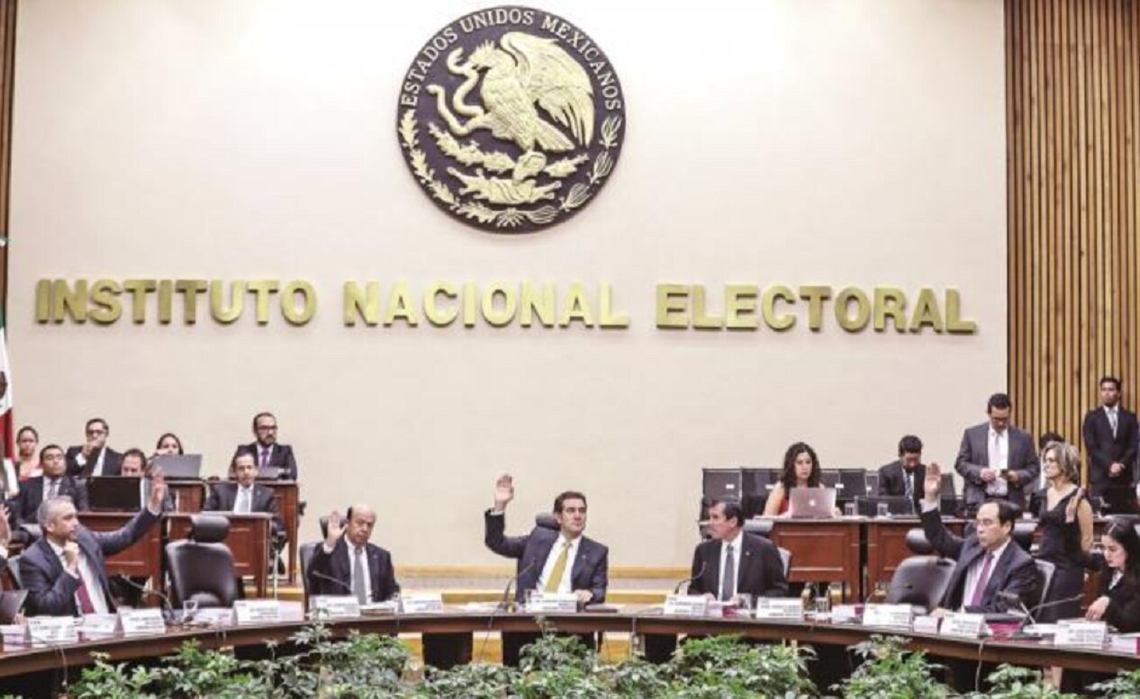 TEPJF confirma reducción salarial en el INE