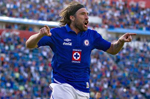 En tono azul brillante