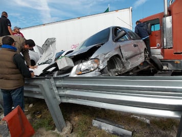 Carambola deja dos prensados
