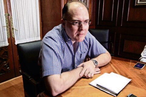 Avanza 85% recaudación del refrendo vehícular