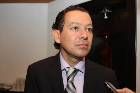 Cano acusa ‘guerra negra’ en contra de panistas