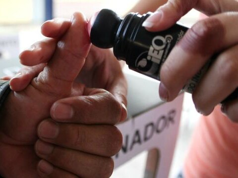 PRI busca candidato de unidad