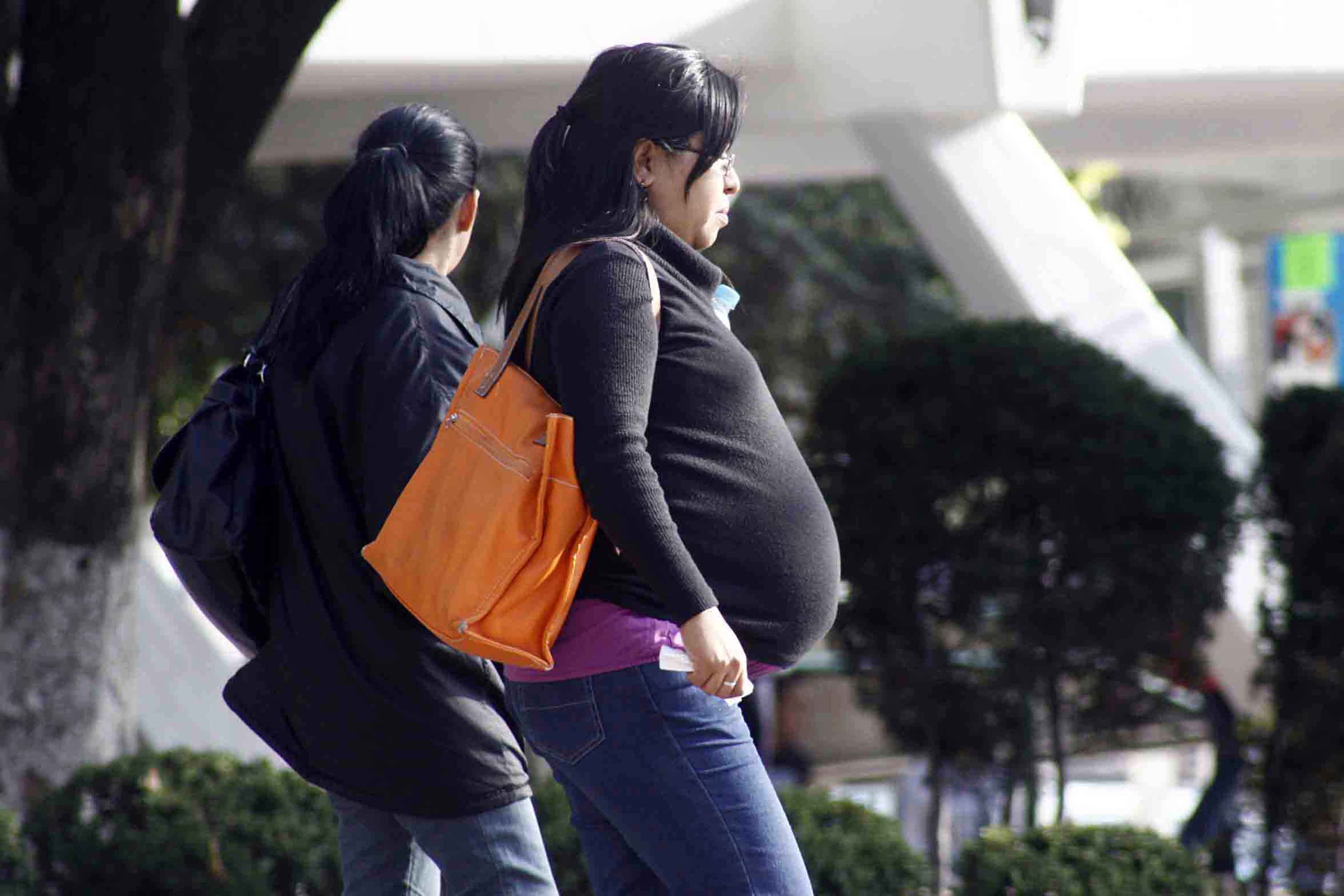 Piden a mujeres embarazadas vacunarse contra el Covid-19