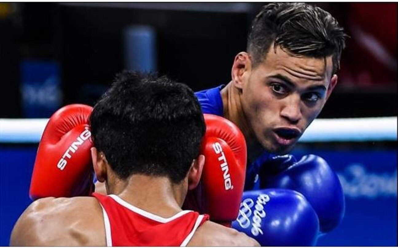 Campeón olímpico cubano abandona a su equipo en viaje por México