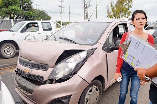 Bolsa de basura provoca carambola