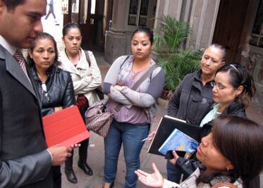 Trabajadores de la Legislatura esperan respuesta 