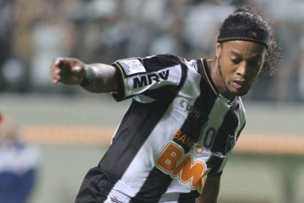 Ronaldinho tendría acuerdo con Querétaro