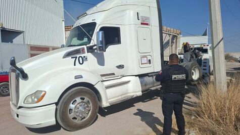 En El Marqués, detienen a dos sujetos por robo a transporte de carga federal