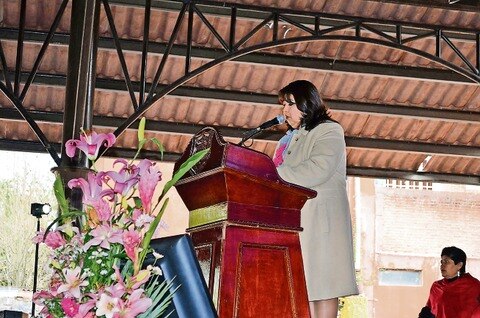 Presidenta de DIF rinde informe