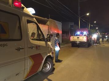 Arde fábrica de muebles en Carrillo