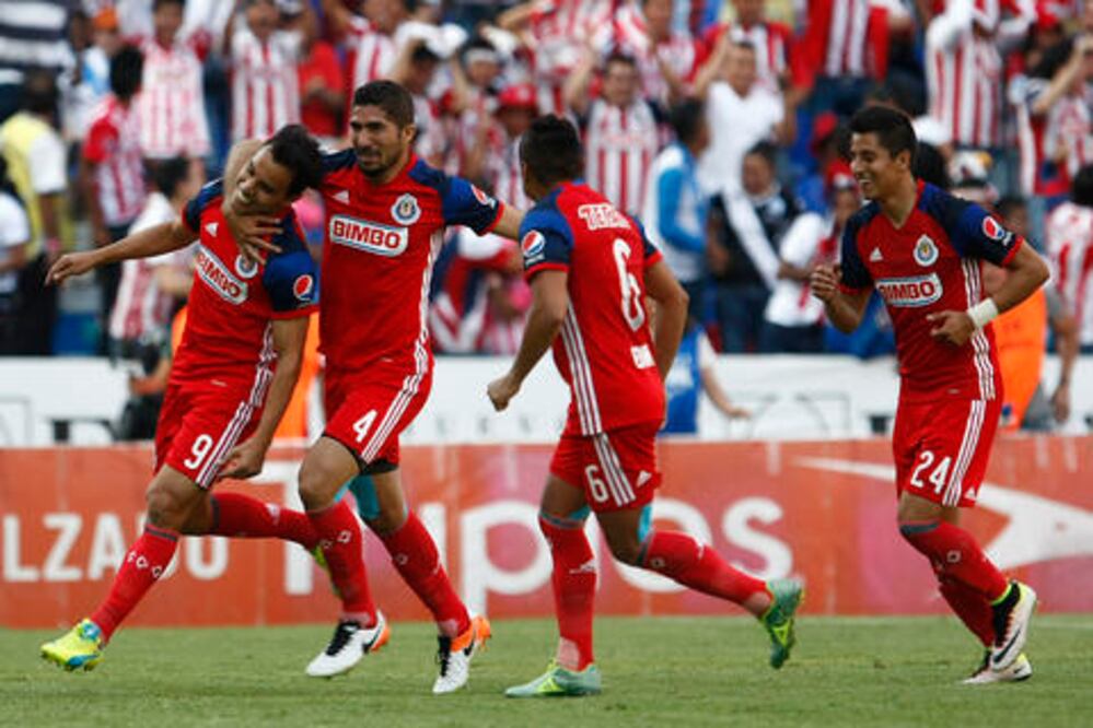 ‘Chicharito’ firma su gol 16 con Leverkusen