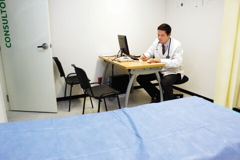 Abren clínica para adultos mayores