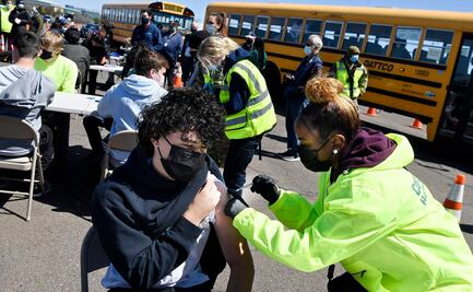 Vacunados contra el Covid en EU se despiden de los cubrebocas, avalan los CDC