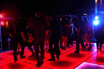 Viable, aumentar una hora el cierre de antros y bares